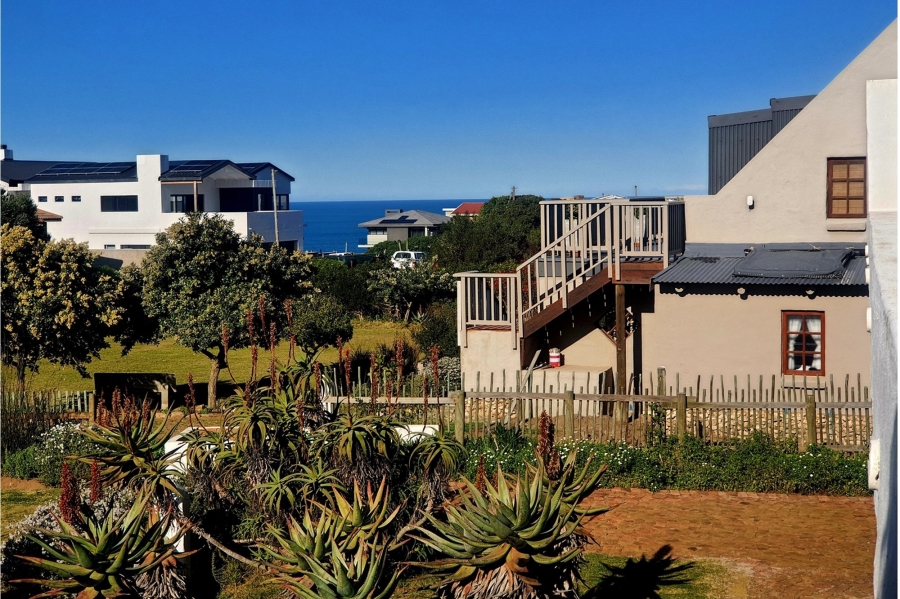 4 Bedroom Property for Sale in Boggomsbaai Western Cape